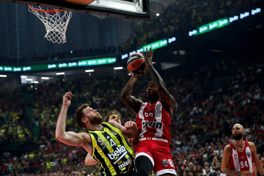 Fenerbahçe Beko yarı finalde Olympiakos'a 79-61 yenilerek EuroLeague'e veda etti! - Resim: 2