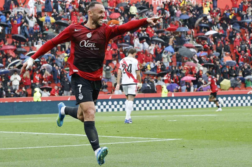 Aziz Yıldırım transferde düğmeye bastı: İşte Fenerbahçe'nin yeni golcüleri - Resim: 2