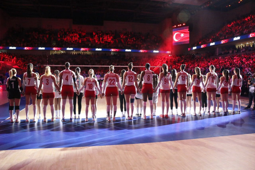 Ankara'da muhteşem seri dönüş: Filenin Sultanları Çin'i 3-2 mağlup etti - Resim: 2