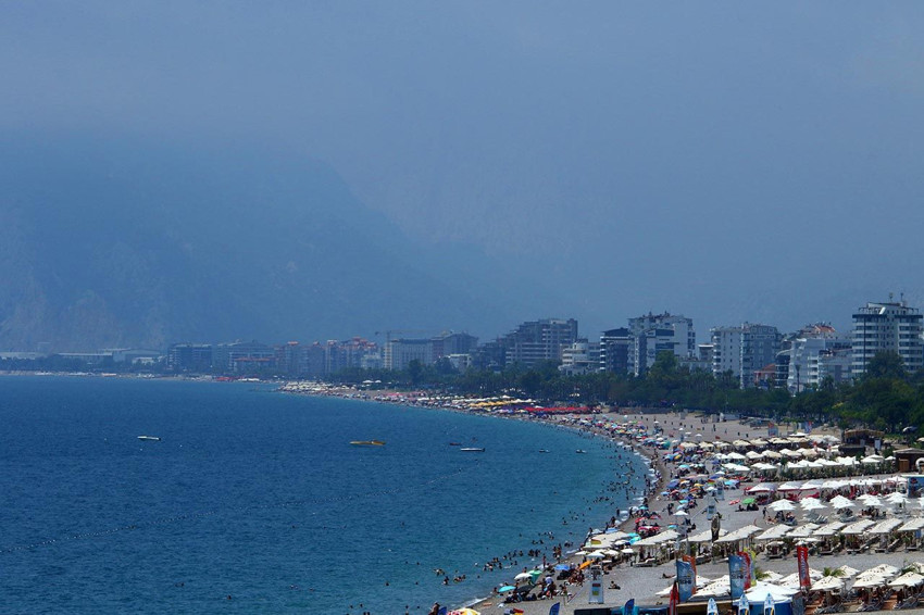 Nem oranı yüzde 90'a yaklaştı; şehrin üzeri nem bulutları ile kaplandı - Resim: 3