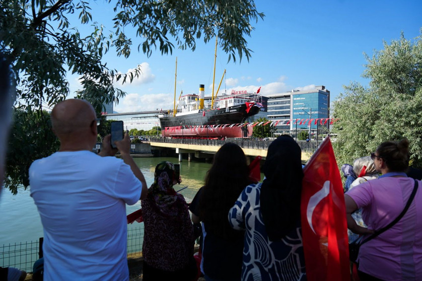 Samsun'da tarihi anlar: 240 tonluk Bandırma Vapuru karadan yürütüldü - Resim: 4