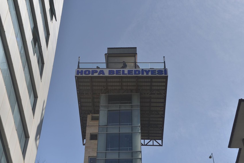 Bu dev asansör sayesinde 2 mahalleyi birbirine bağladılar - Resim: 1