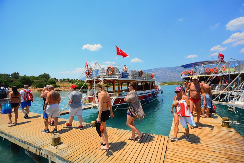 İranlı turistlerin ''deniz'' tatili Türkiye'nin Turizm Başkenti ünvanına el değiştirdi - Resim: 2