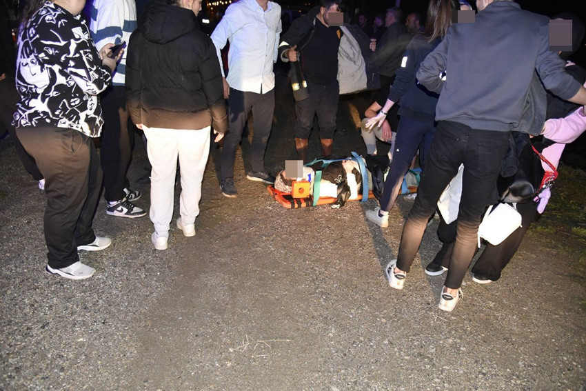 Kazada savrulan araç yayaların arasına daldı: Ortalık savaş alanına döndü - Resim: 3