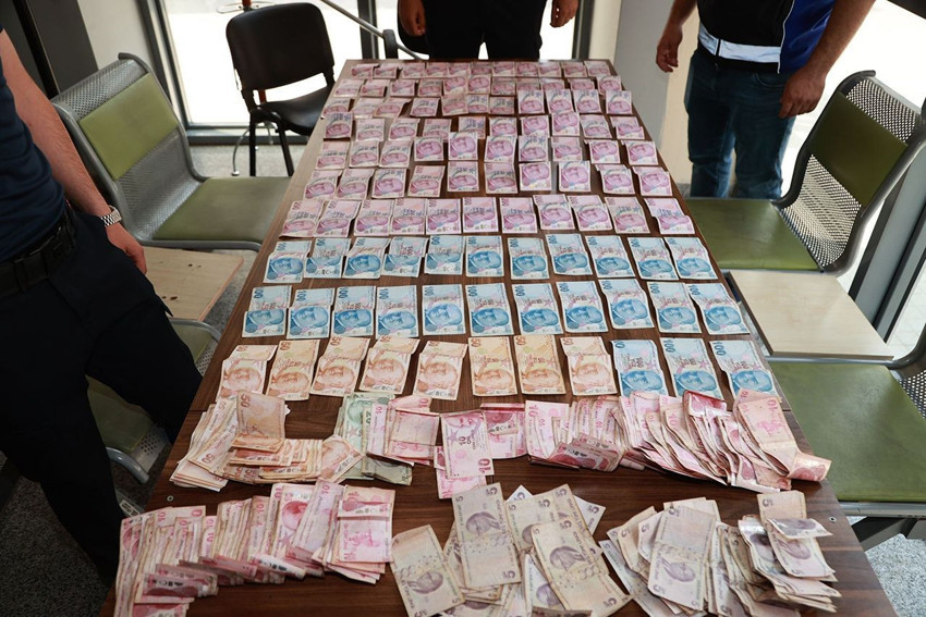 Dilencinin üzerinden çıkan parayı gören gözlerine inanamadı - Resim: 2