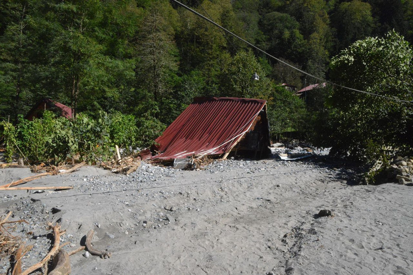 Rize'yi yutan çamur selinde ölüm kalım savaşının kahramanı onlar oldu - Resim: 4