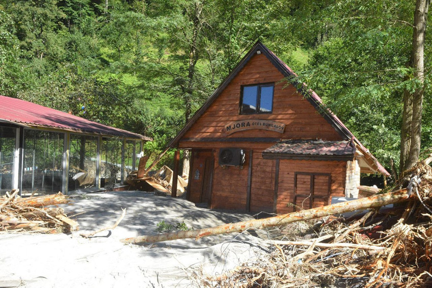 Rize'yi yutan çamur selinde ölüm kalım savaşının kahramanı onlar oldu - Resim: 2