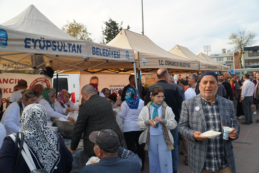 İstanbul'da bedava pilav izdihamı: Kuyruğun sonu gözükmedi - Resim: 3