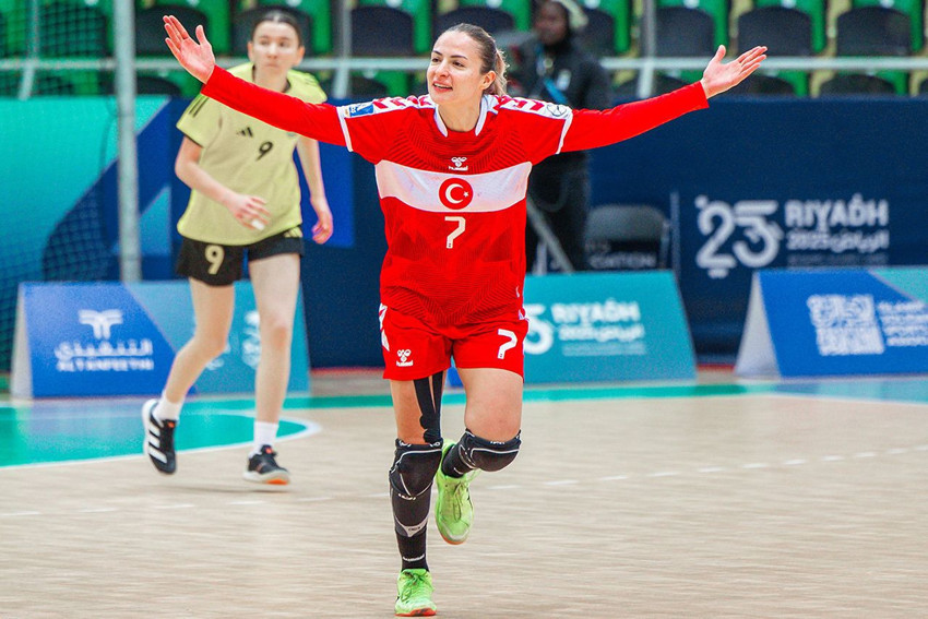 A Milli Kadın Hentbol Takımımız adını finale yazdırdı - Resim: 1