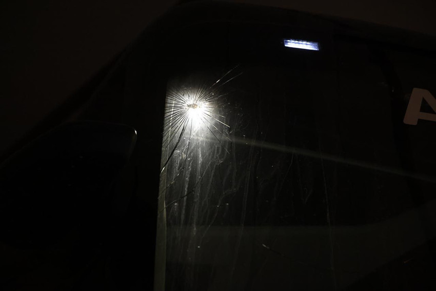 Trabzonspor'un takım otobüsü taşlı saldırıya uğradı! - Resim: 3