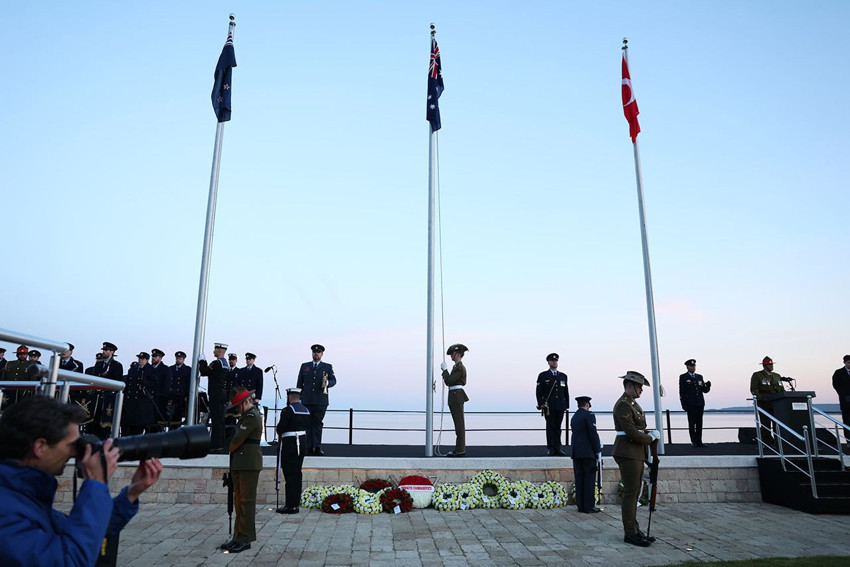 Gelibolu’da Anzakların şafak ayininde Atatürk’ün Anzak annelerine yazdığı tarihi mektubu yankılandı - Resim: 2