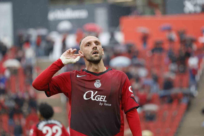 Aziz Yıldırım transferde düğmeye bastı: İşte Fenerbahçe'nin yeni golcüleri - Resim: 3