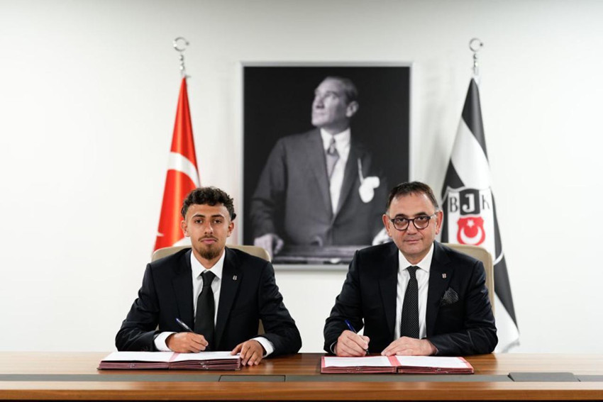 Yeni sezon hazırlıklarını sürdüren Beşiktaş, 20 yaşındaki kanat oyuncusu İlhan Fakılı ile 4 yıllık sözleşme imzaladı. Siyah-beyazlıların bir diğer hamlesi ise milli orta saha Salih Özcan oldu. 3 yıllık anlaşmaya varılan tecrübeli oyuncunun sağlık kontrolleri için İstanbul'a gelmesi bekleniyor.