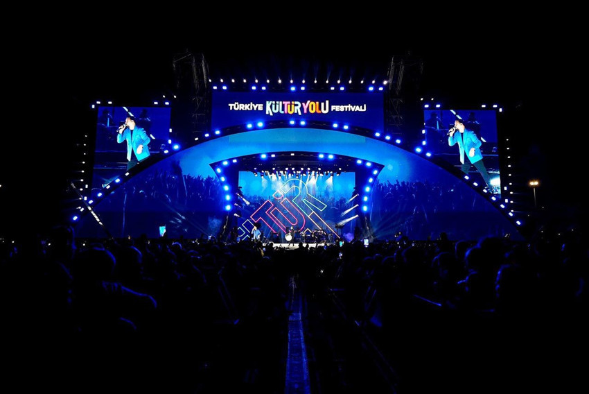 Olaylı festivalde yine kan aktı: Alişan konserinde dehşet! - Resim: 1