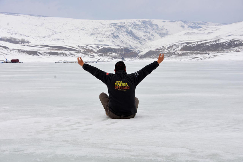 Termometreler -20'yi gösterdi, baraj gölü baraj buzuluna dönüştü! - Resim: 4