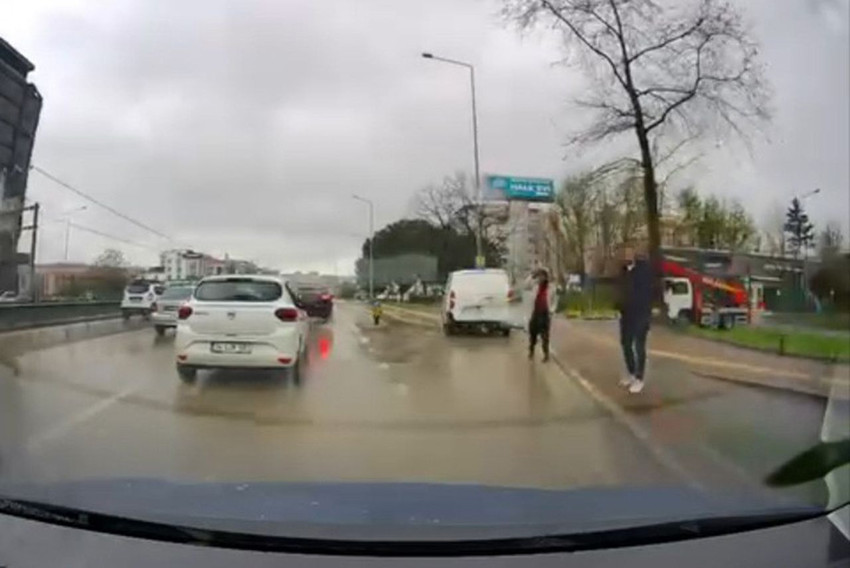 Yol verme tartışmasında yolu kesip sürücüye saldırdılar! - Resim: 3