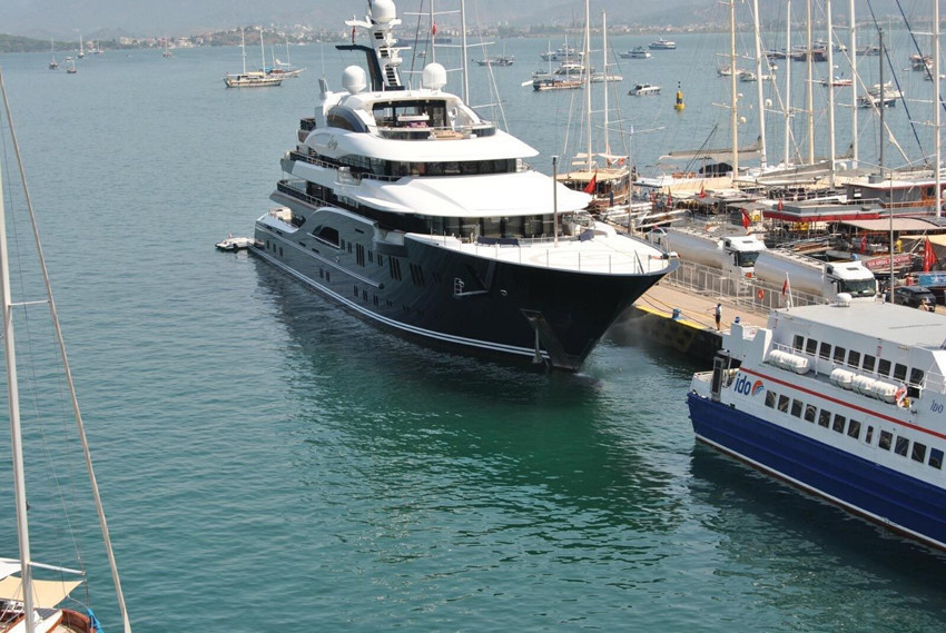 Suudi Arabistan Prensi'nin ultra lüks yatı Fethiye'de demir attı - Resim: 2