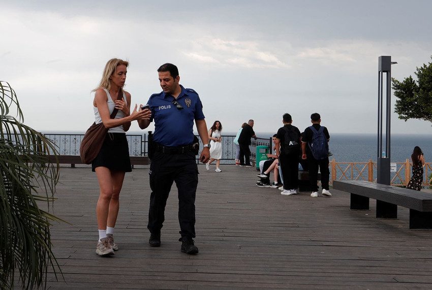 Antalya'da kadın Rus turist polis baskınına katıldı.. GPS sayesinde bulundu! - Resim: 2