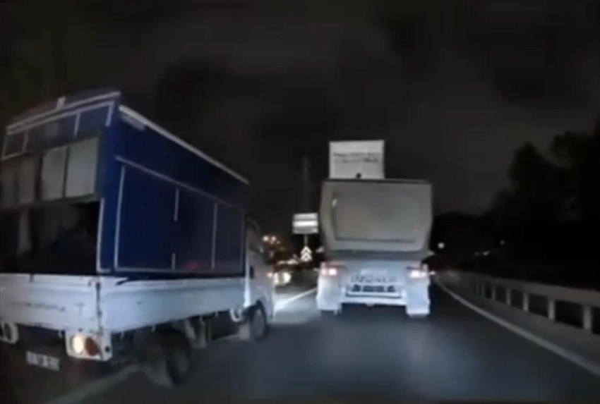 Trafik magandaları önce araca çarptı, sonra sürücüyü dövdü! - Resim: 1