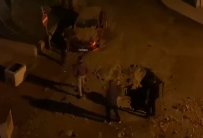 Doğalgaz değil tazyikli su... Asfaltı patladı; ortalık savaş yerine döndü - Resim: 3