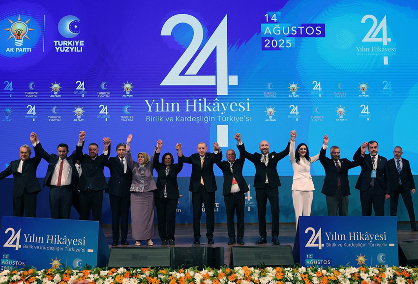 6'sı CHP'den 2'si İYİ Parti'den istifa eden 9 belediye başkanı AK Parti'ye katıldı - Resim: 2