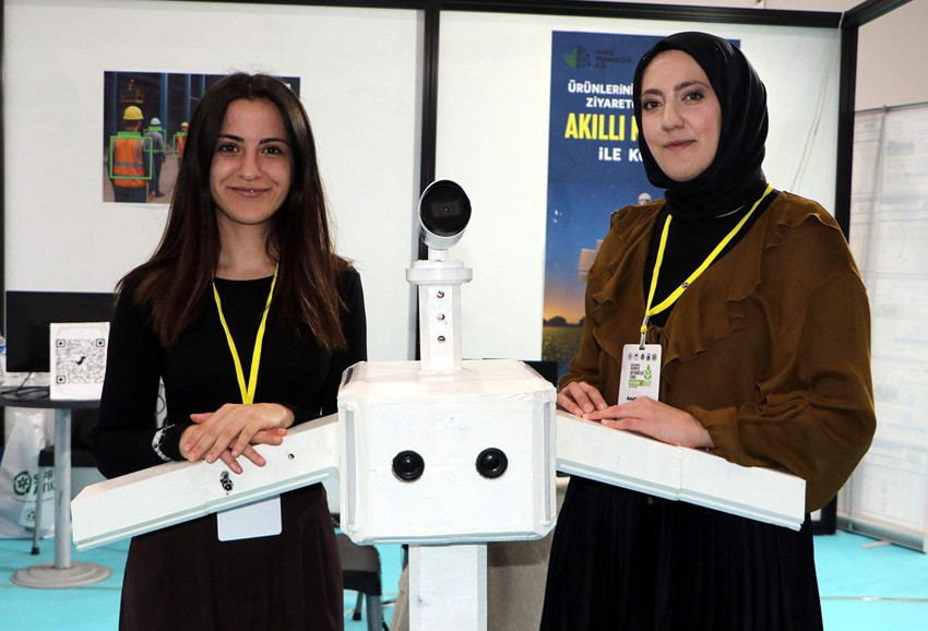 Elektrik mühendis genç kadınlardan tarım sektörü için yapay zekalı çığır açan icat - Resim: 1