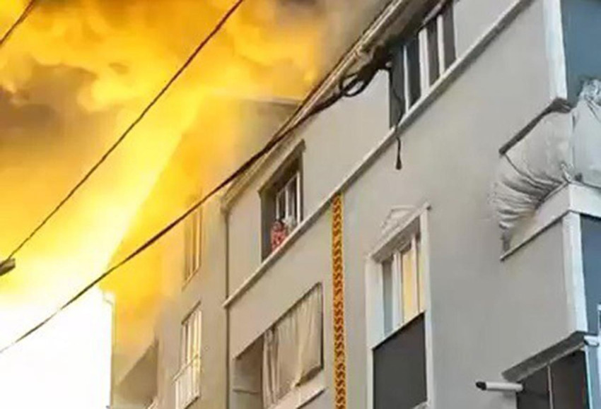 Önce çocuğunu, ardından da kendisini 3’üncü kattan attı - Resim: 2