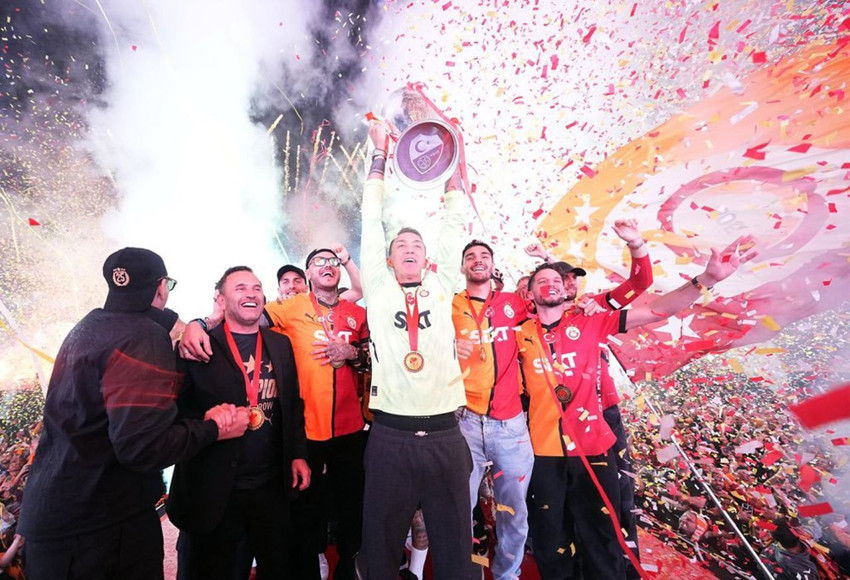 Galatasaray 25’inci şampiyonluk kupasına kavuştu - Resim: 2