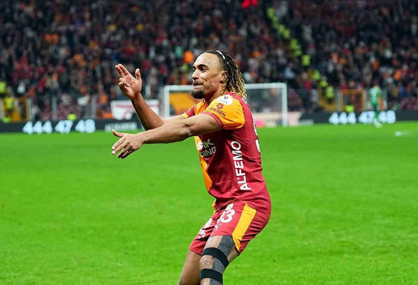 Galatasaray'da ayrılık rüzgarı: Üç isimle yollar ayrılıyor! - Resim: 2