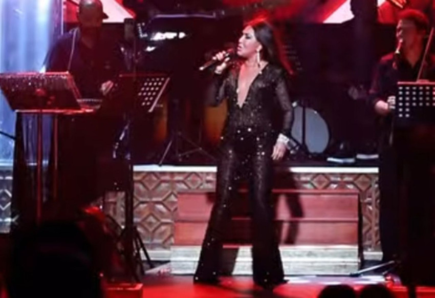 Tayt giyenlere savaş açan Nükhet Duru transparan tulumuyla olay oldu - Resim: 4