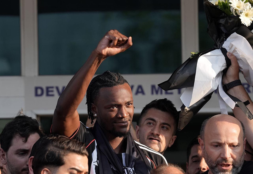 Beşiktaş'ın yeni golcüsü Tammy Abraham İstanbul'a geldi - Resim: 2