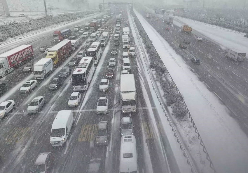 Görüntüler İstanbul'dan: Kuzey Marmara Otoyolu'na çığ düştü! - Resim: 3