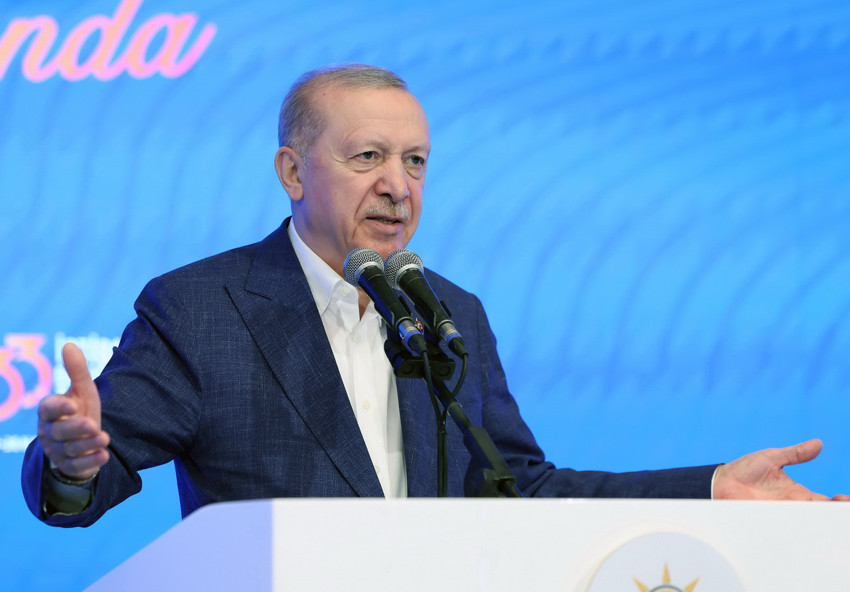 Cumhurbaşkanı Erdoğan, Sakarya'da düzenlenen AK Parti 33. İstişare ve Değerlendirme Toplantısı'nda parti teşkilatlarına saha çalışmaları için kritik talimatlar verdi. 