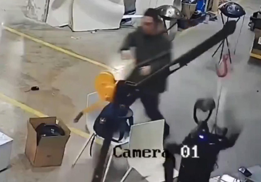 Bilim kurgu gerçek oldu: Kontrolden çıkan robot mühendislere böyle saldırdı - Resim: 1