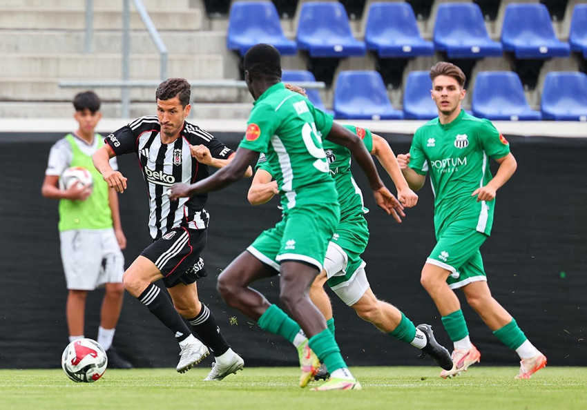 Beşiktaş'ta ayrılık rüzgarı! 9 futbolcunun bileti kesildi - Resim: 1