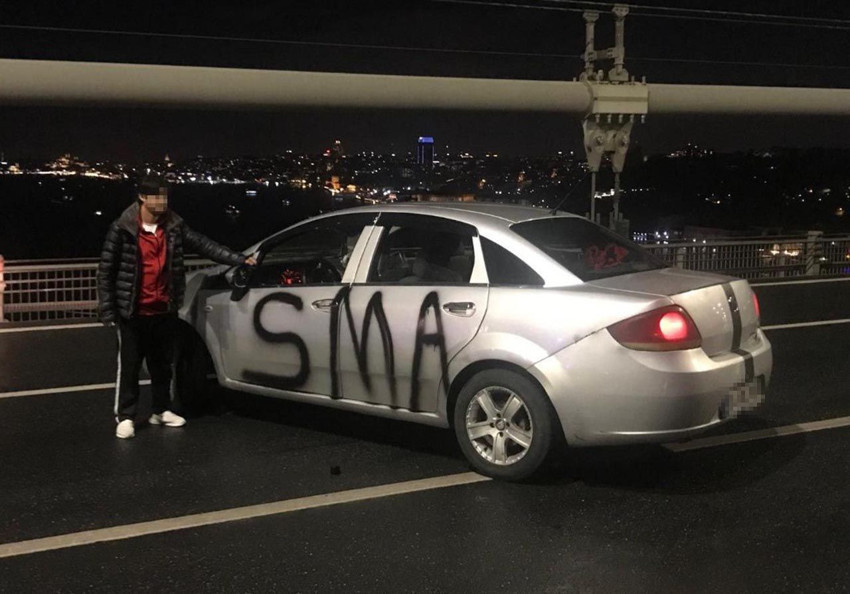 SMA yazılı araçla 15 Temmuz Şehitler Köprüsü'nü trafiğe kapatmıştı, cezası belli oldu - Resim: 1