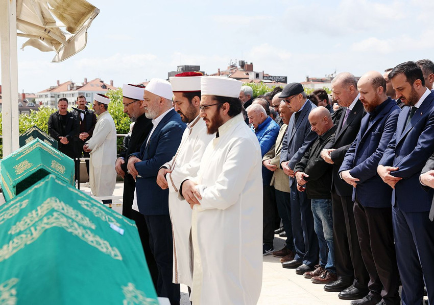 Erdoğan, kendi Arapça öğretmenini son yolculuğuna uğurladı - Resim: 1