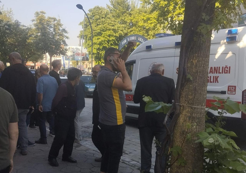 Sokak ortasında dehşet: Silahla vurulan kadın berbere sığındı! - Resim: 3