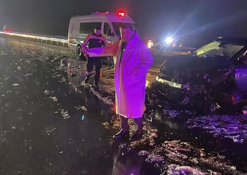 Sağanak ve dolu facia getirdi: 12 araç birbirine girdi, çok sayıda yaralı var - Resim: 3