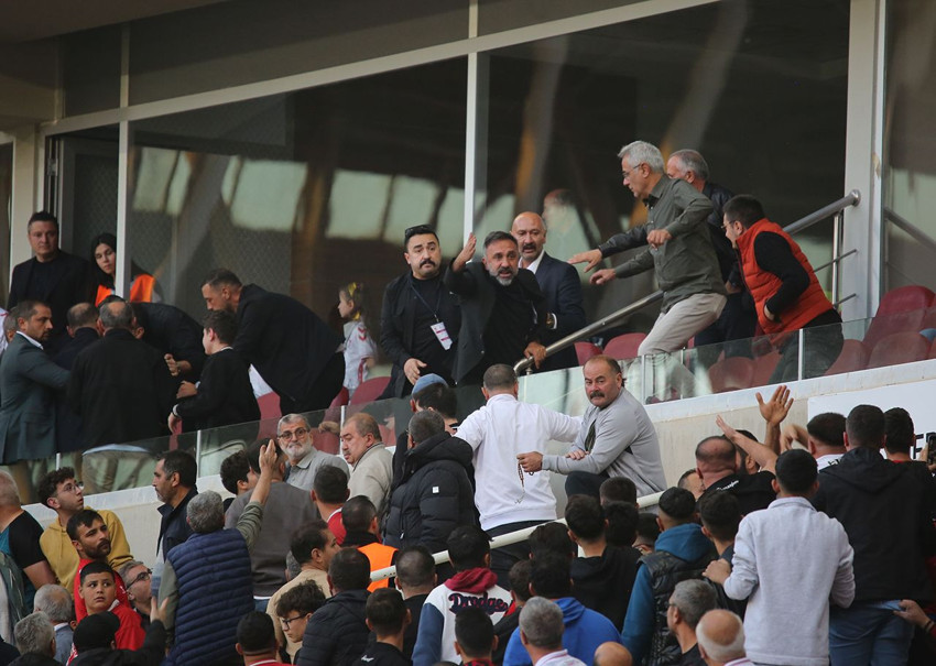 Kulüp başkanı maçın son dakikasında taraftarla tartıştı; polis müdahe etmek zorunda kaldı - Resim: 1