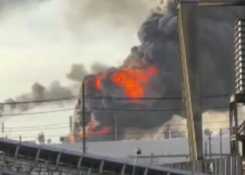 ABD'nin dev petrol rafinerisinde büyük patlama! Alevler göğe yükseldi! - Resim: 4