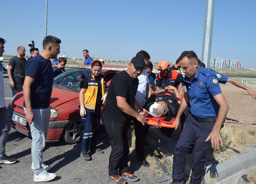 Sınav yolunda feci kaza: Ölü ve yaralılar var - Resim: 1