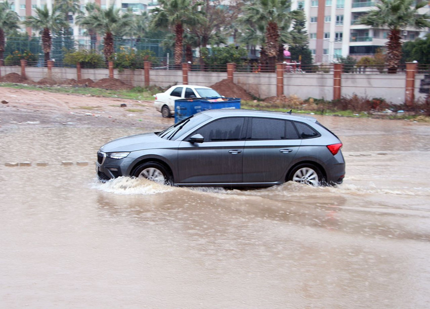 Lüks sitenin önünde görülmemiş rezalet: Vatandaş çözümü kendi bulmak zorunda kaldı - Resim: 4