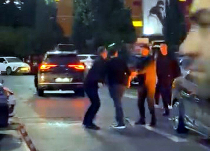 İstanbul'un dev AVM'sinde yumruk yumruğa park yeri kavgası - Resim: 4