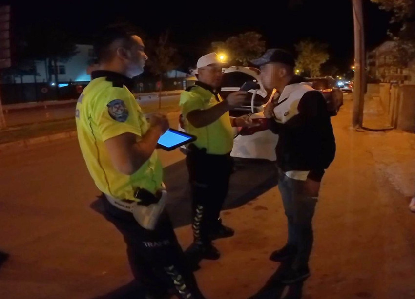 Virajı alamayıp düşen motosiklet sürücü yasal sınırın tam 16 katı alkollü çıktı - Resim: 3