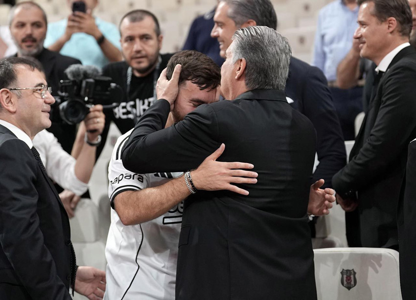 Beşiktaş'ta tarihe geçen imza töreni: Orkun Kökçü'nün maliyeti belli oldu - Resim: 4