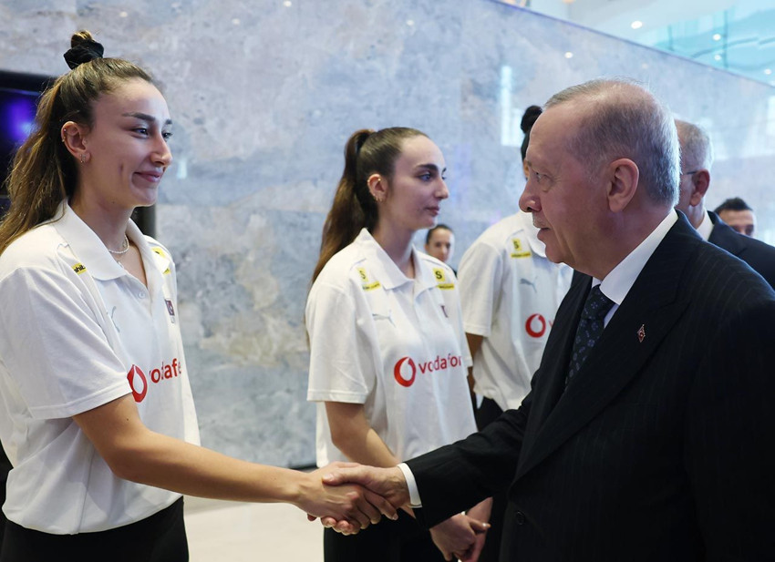 Cumhurbaşkanı Erdoğan, Filenin Sultanları ile buluştu - Resim: 4