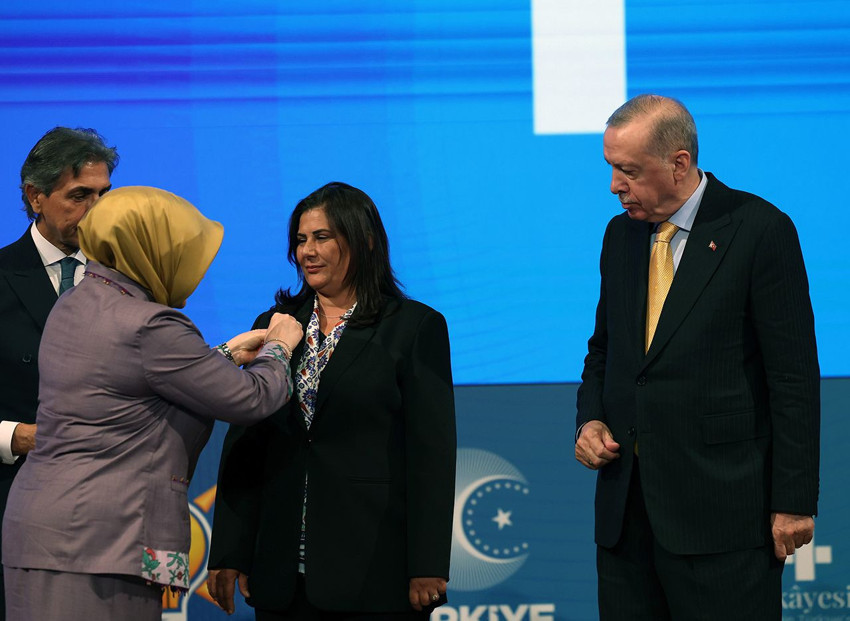 CHP'den AK Parti'ye geçen Özlem Çerçioğlu sessizliğini bozdu - Resim: 1