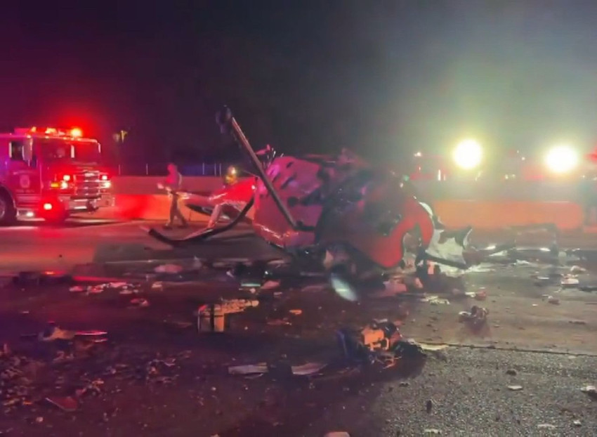 Ambulans helikopter otoyola düştü: Yaralılar var - Resim: 1