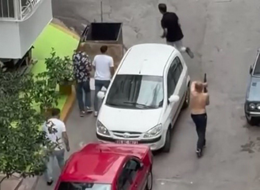 Şehir eşkıyaları pompalı tüfeklerle şehir ortasında dehşet saçtı! - Resim: 2